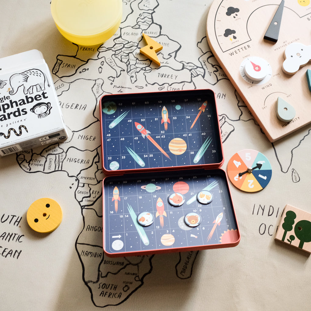 La soffitta di laa laa e po: Spindarella: un gioco magnetico con ragni La soffitta di laa laa e po: Spindarella: un gioco magnetico con ragni