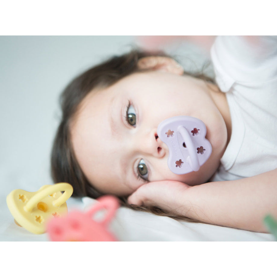Hevea Baby Natural Rubber Round Pacifier Var Colour – UrbanBaby shop
