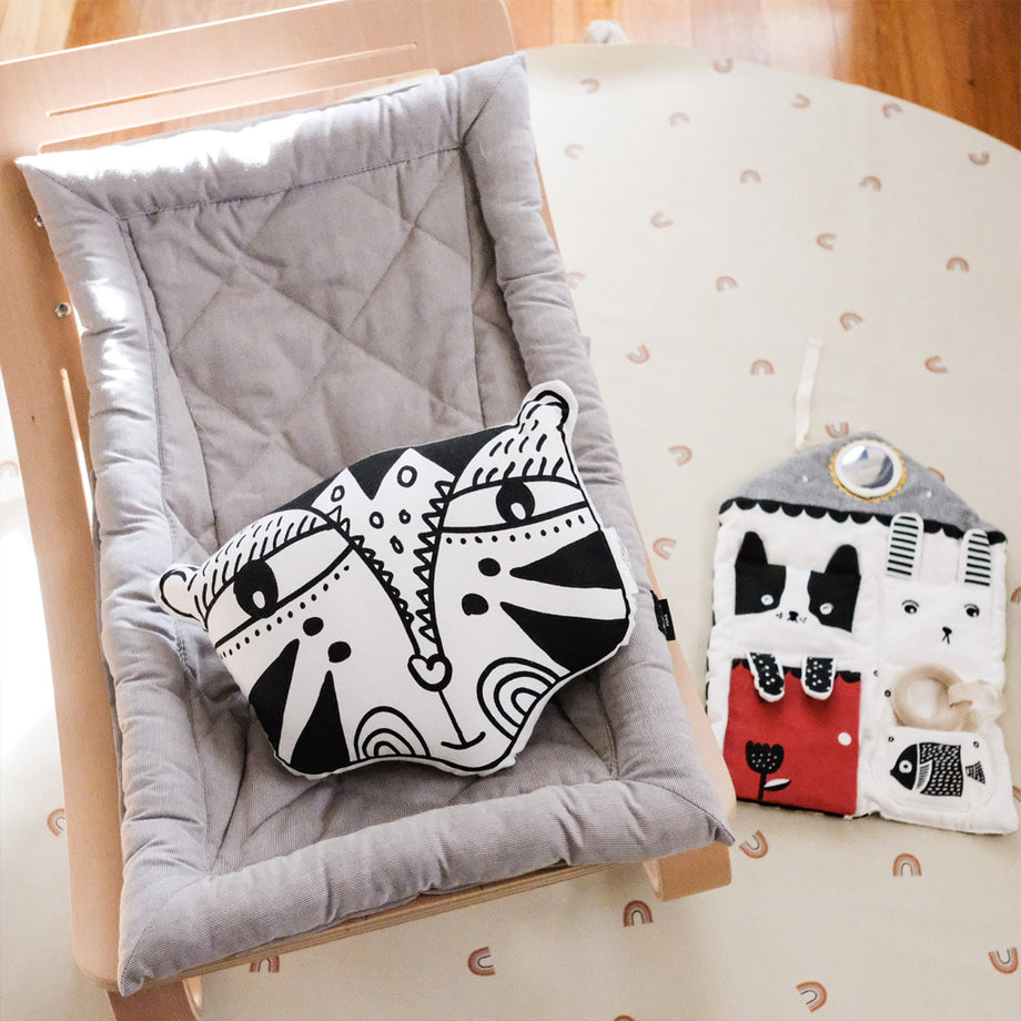 Wee Gallery Organic Throw Pillow Tiger – UrbanBaby shop